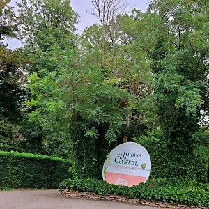 https://les-jardins-du-castel-gites-annick-et-jean-paul.hotels-rhonealpes.com